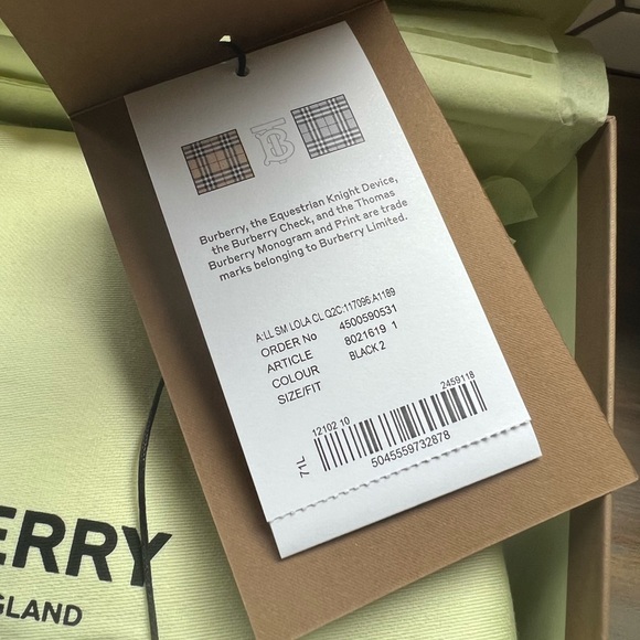 Burberry Small Horseferry Print
Quilted Lola Bag - Picture 14 of 14